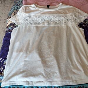 SHEIN White Lace Yoke Short Sleeve Top